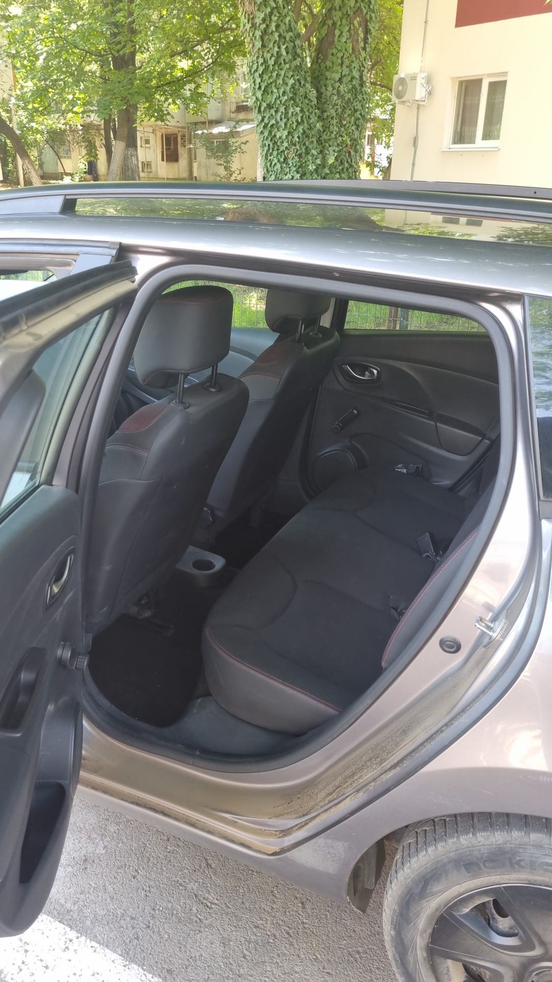 Vand  schimb  Renault clio din  2015 motor 1.2