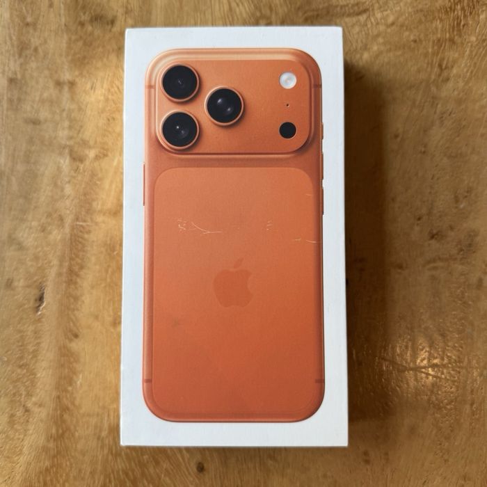 Vand iPhone 17 Pro Max 256Gb , Sigilat Model Europa cu sim fizic