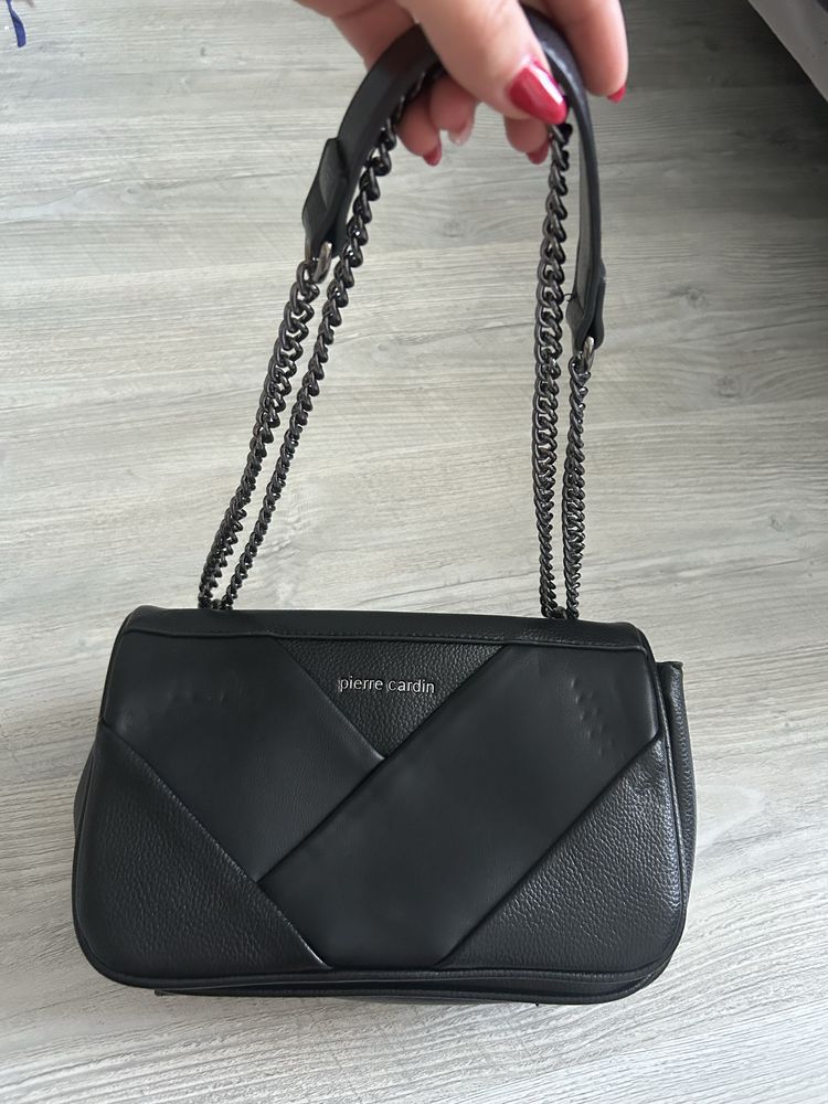 Продавам чанта Pierre Cardin