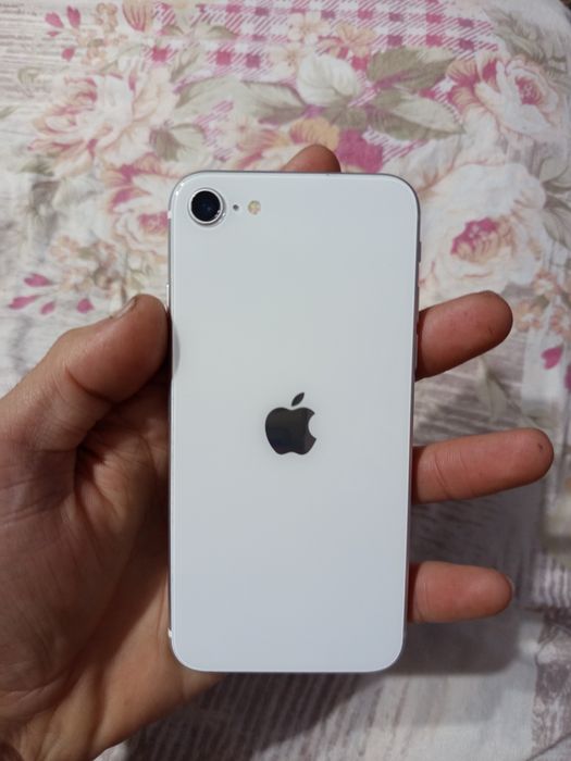 Iphone SE srochni sotiladi.