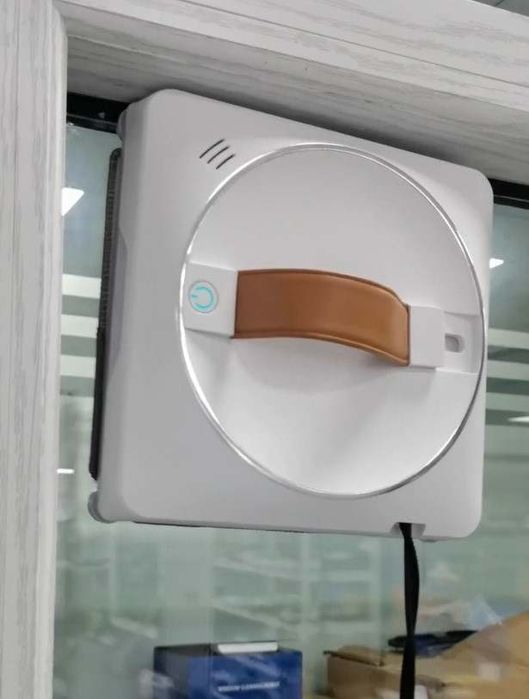 Робот Xiaomi за миене на прозорци