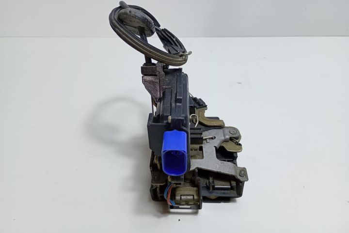 Broasca usa stanga fata 3D1837015 Skoda Octavia a 2-a generatie seria