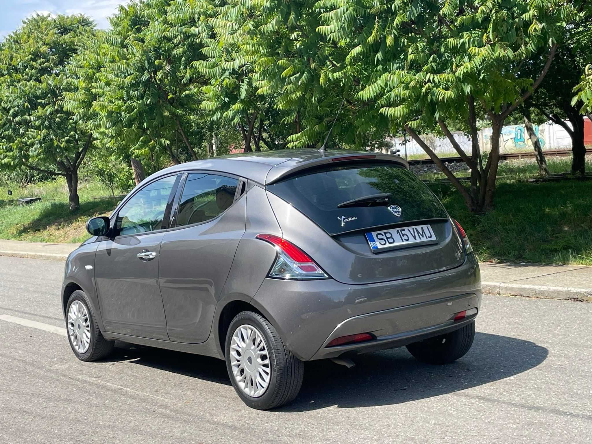 Lancia Ypsilon 2016 benzina