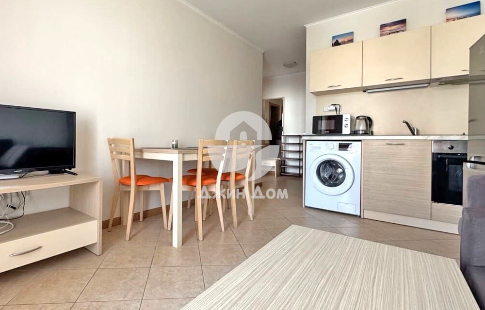 Продава се Двустаен апартамент в к.к. Слънчев бряг - 55 кв.м за 821 €/кв.м - Снимка #3