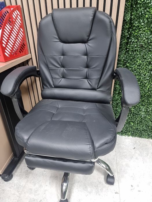 Луксозен офис стол нов със масаж