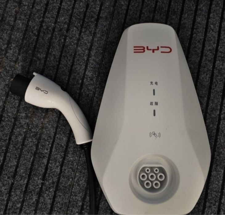 Зарядная станция BYD (Для электромобилей)