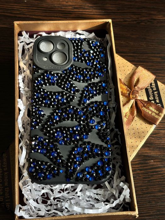 Продам чехол со стразами ручной работы