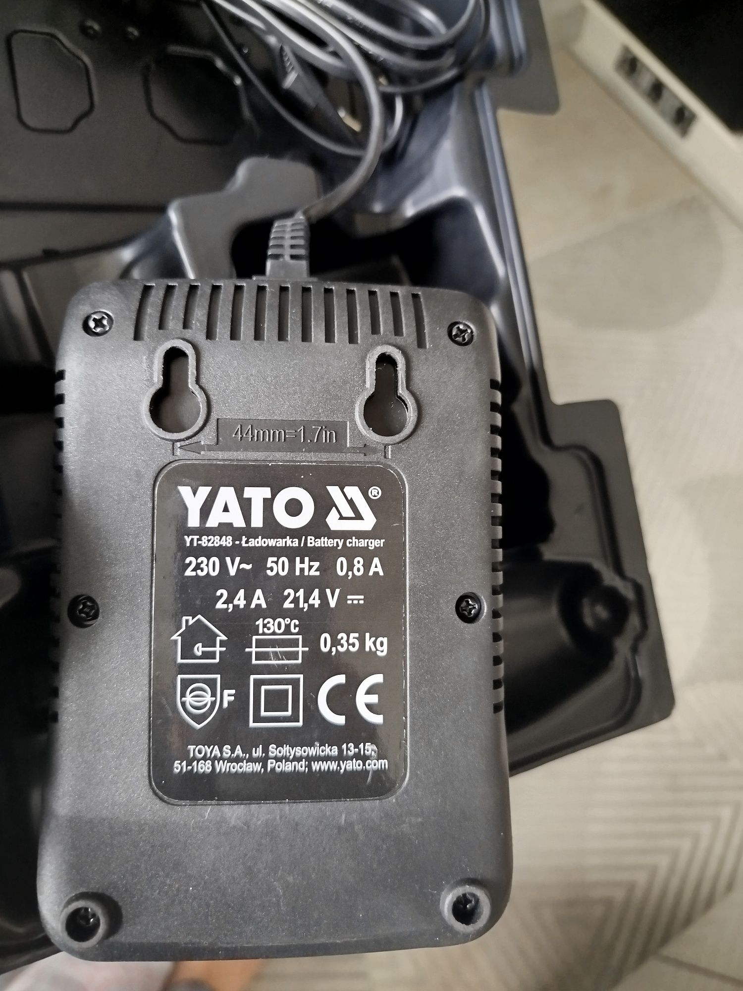 Зарядное устройство Yato18v и Аккумулятор yato 18v