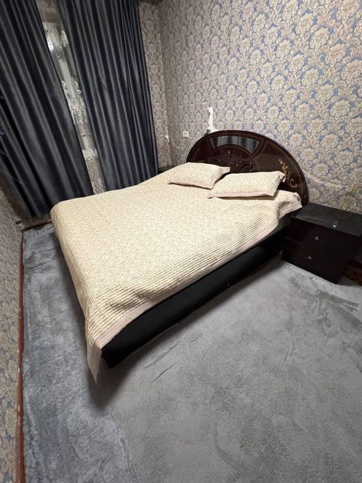 Fargona  shaxar oybek radomdi yonida kunli kvartira bor bezzaks quyami