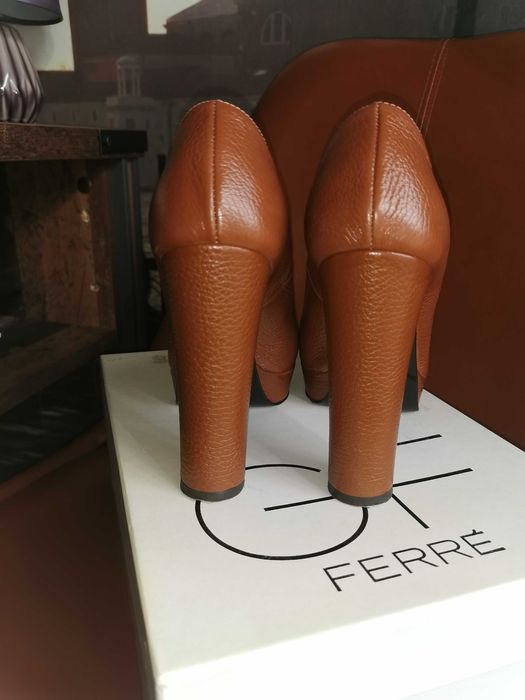 Оригинални обувки GF FERRE