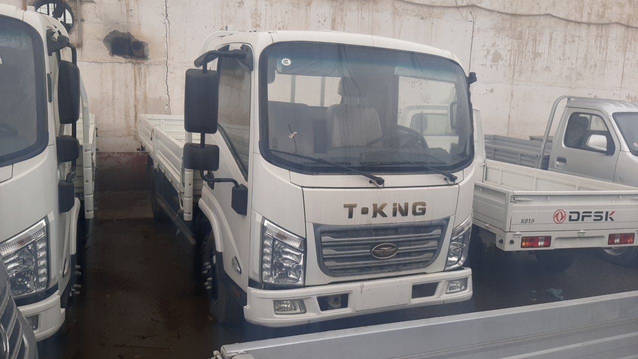 Бортовой грузовик T-King 5 тонн