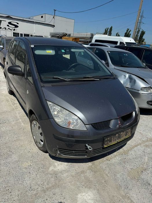 Mitsubishi colt  2005 Dezmembrez/Dezmembram