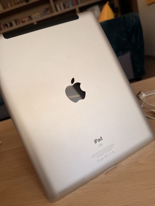 iPad 2 32gb ca nou. A avut folie pe el. Folosit ca prompter