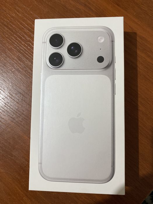 IPHONE 17 pro 256 Гб с гарантией
