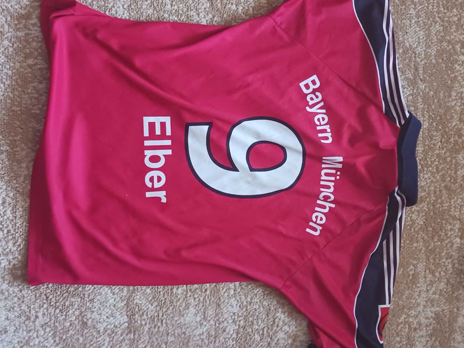 Tricouri fotbal 4 bucăți preț pe bucată 50-60 lei