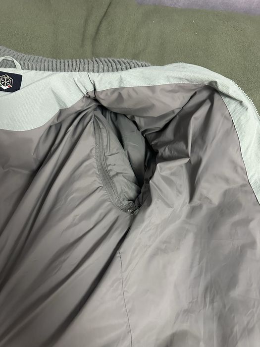 Vand geaca aproape noua