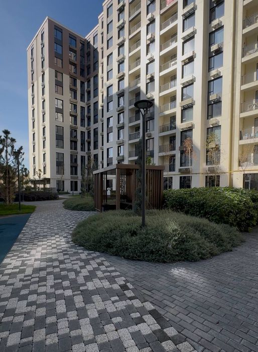 Продается 2/5/12 67м2 в Новостройке, строительный рынок Жомий