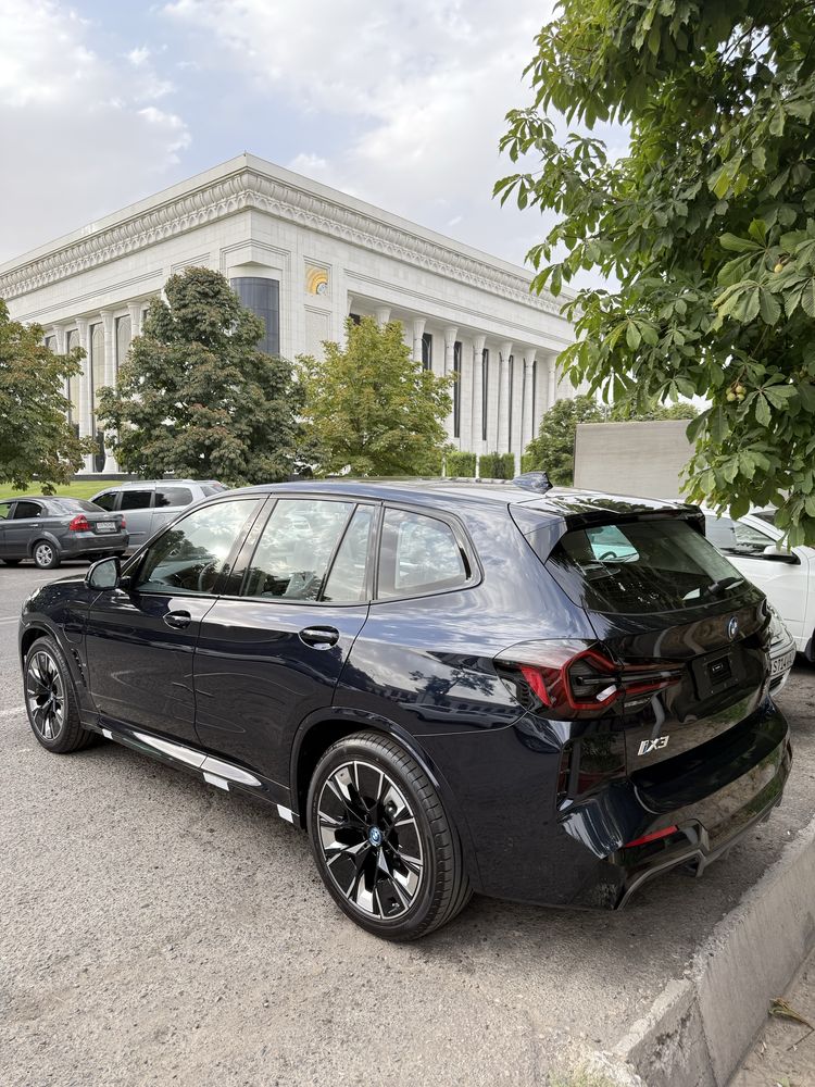 Bmw ix3 M Paket full avto kredit naxtga sotiladi