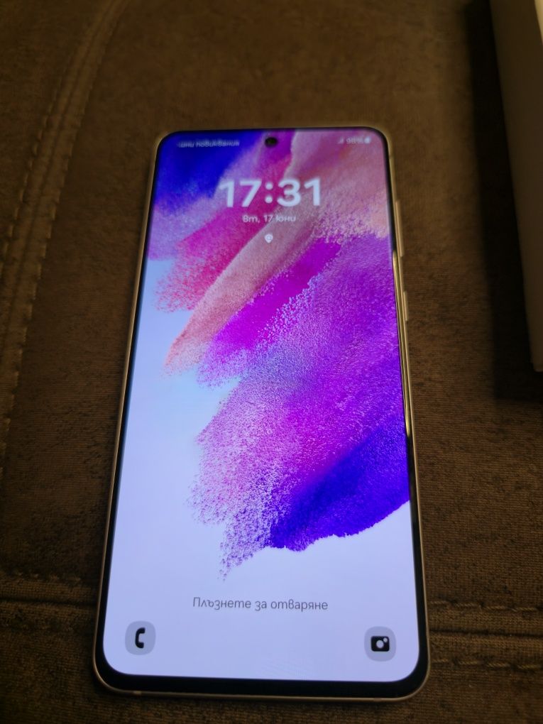 Samsung Galaxy S21 FE 5G Lavender – 128GB – КАТО НОВ + кутия