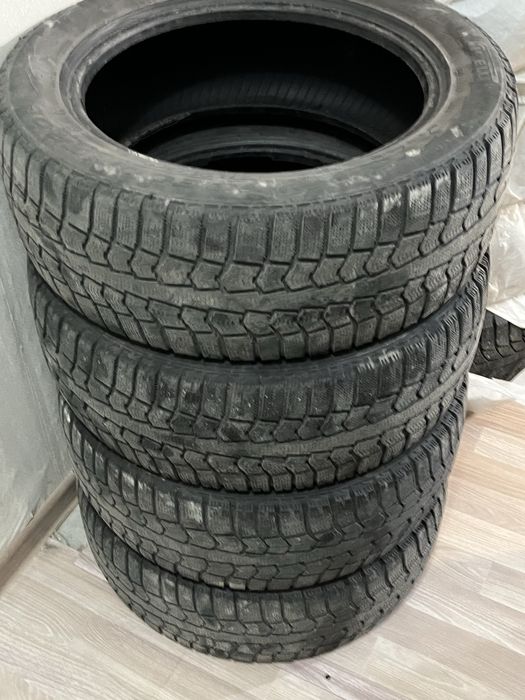 Шины 205/55/16 в отличном состояние