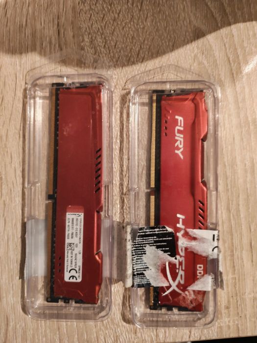 Продам 2плашки по 8гб