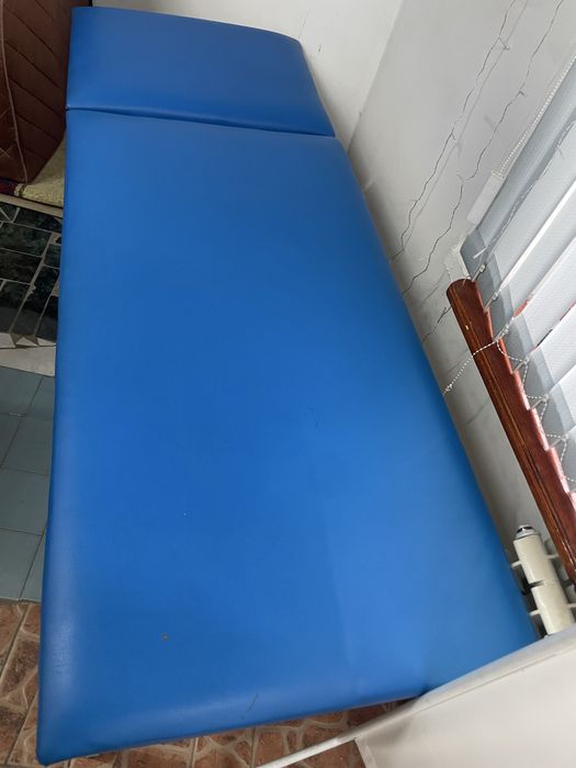 Медецинский кушетка