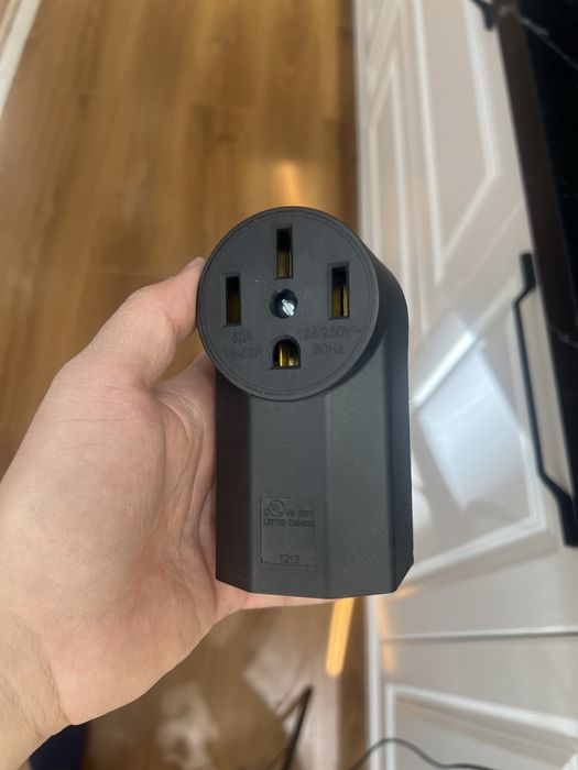 Tesla nema 14-50 розетка