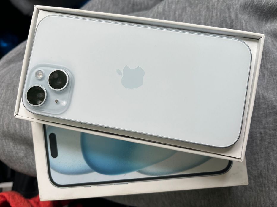 Vând iphone 15 128gb