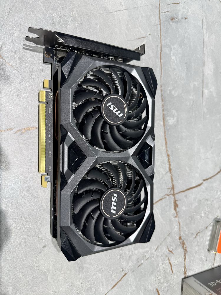 Видеокарта Radeon RX 5500 XT 8gb