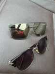 Vând 2 perechi de ochelari Guess & Emporio Armani