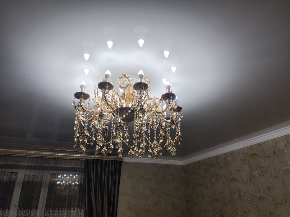 Продам новую люстру