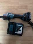 Vand flex makita DGA506