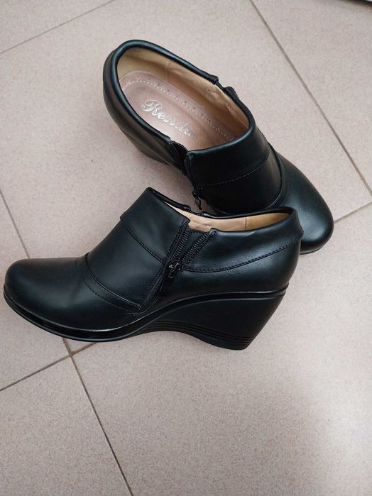 Дамски боти черни