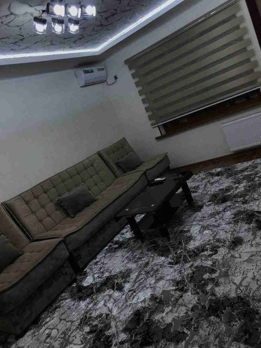 Ganga G'ofur Gulom metro yonida