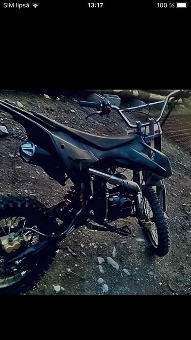 Cross 125cc motor in 4 timpi motorul se prezinta foarte bine