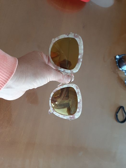 Слънчеви очила Hermosa с огледален ефект в жълто