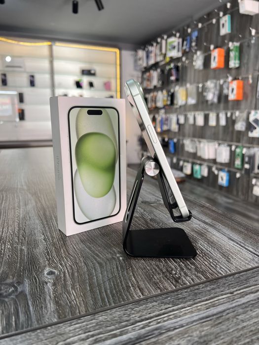 iPhone 15, 128GB, Green