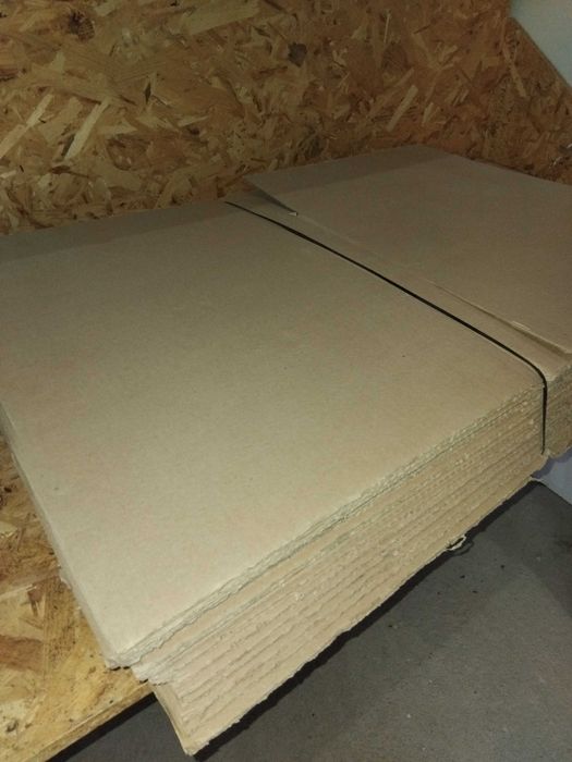 Три пластови кашони за бирени бутилки от 50cl