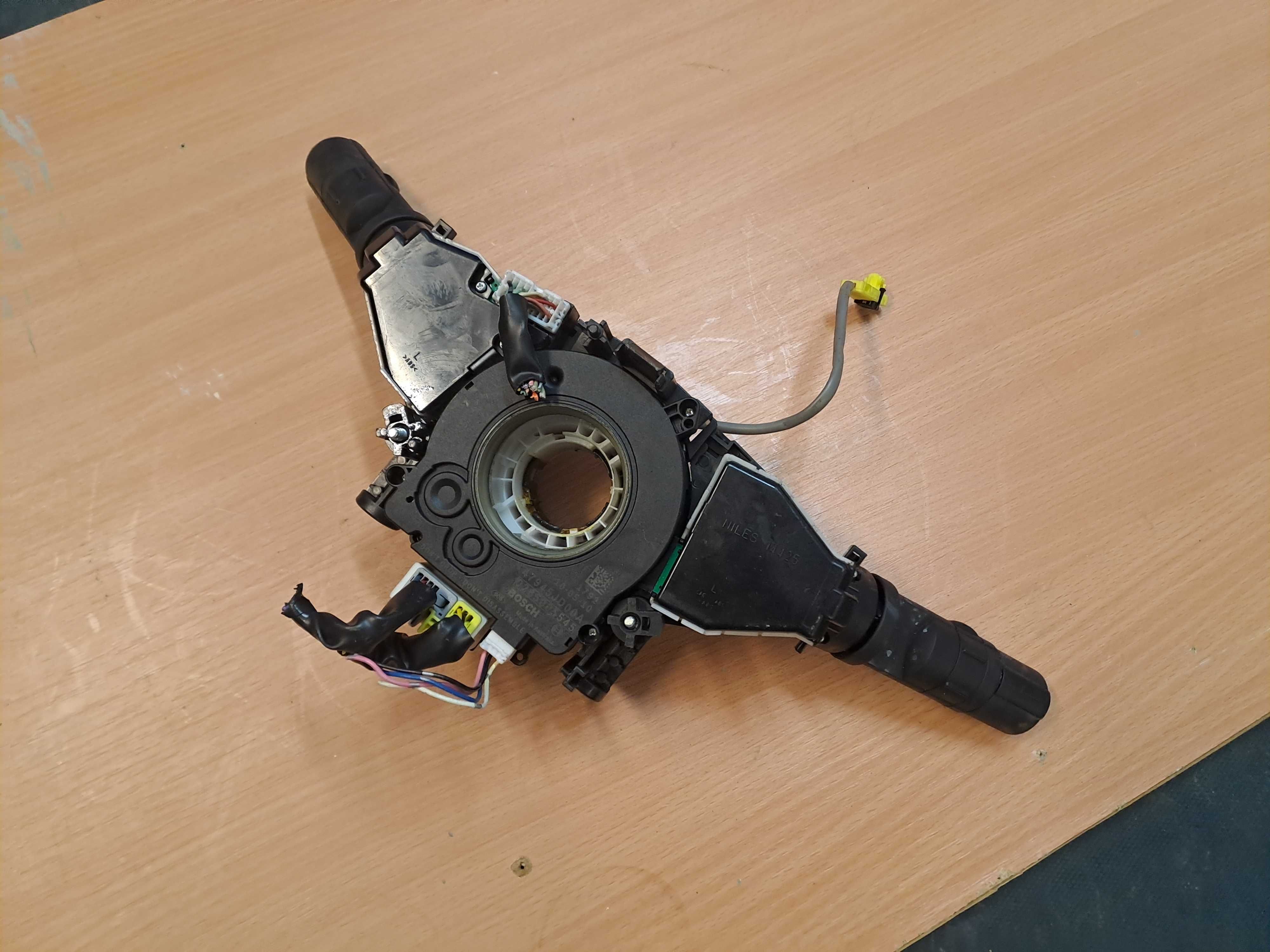 Maneta semnalizare Spira volan Unghi Nissan Qashqai J10 47945JD00A