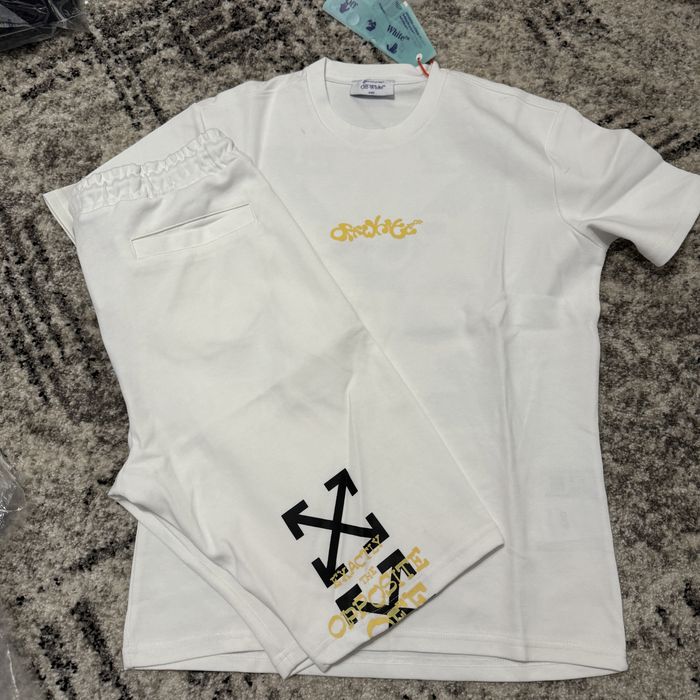 Compleu off white tricou si pantaloni scurti