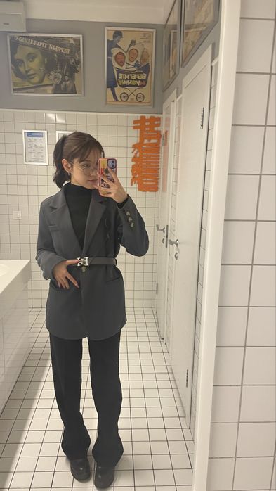 Продаю одежду которую уже не ношу, низкие цены