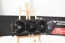 Vând placă video AMD Asus TUF RX 6800 – stare impecabila