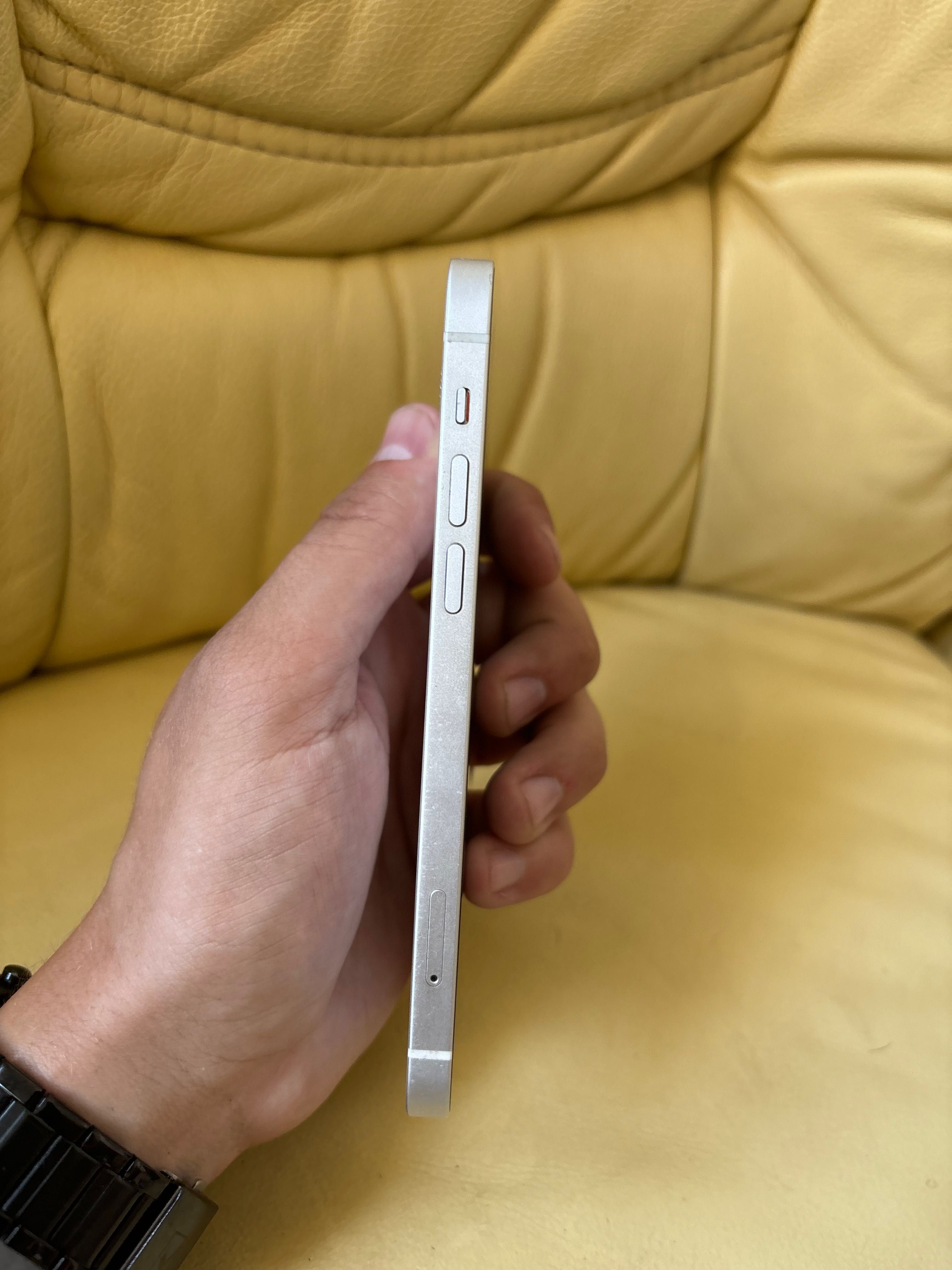 IPhone 12 128GB.
