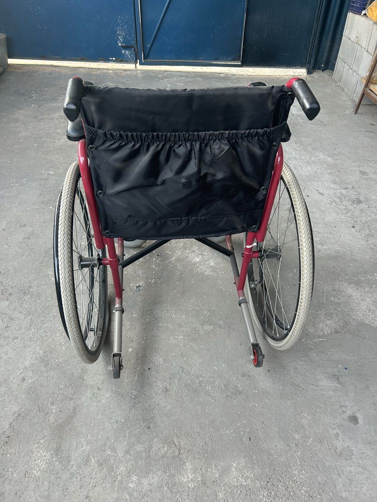 Продам инвалидную колеску