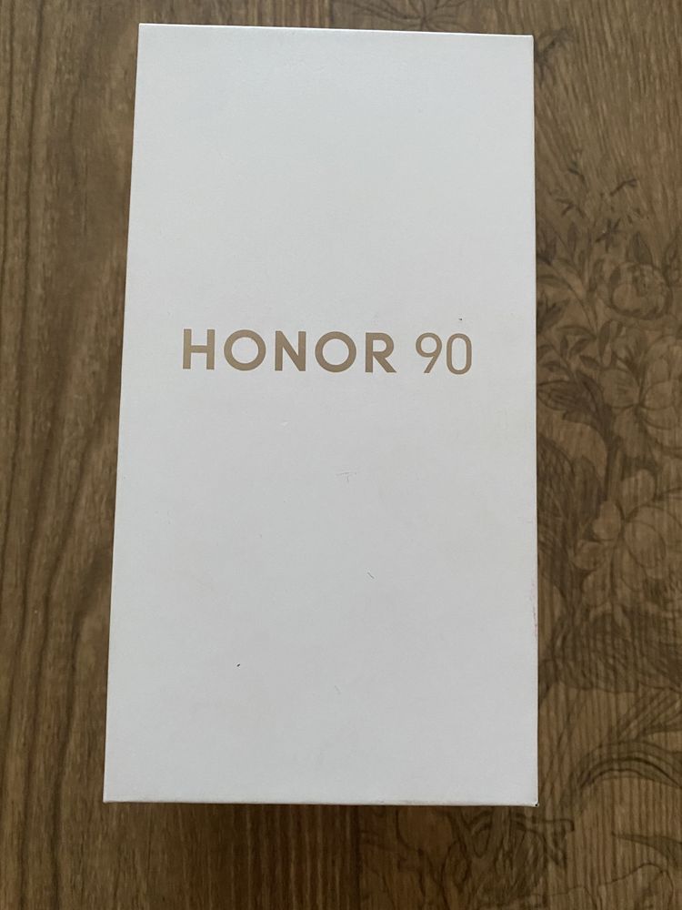 Honor 90 256гб в изумрудно-зеленом цвете. в отличном состоянии