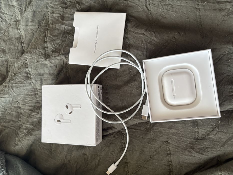 Apple AirPods 3 generation