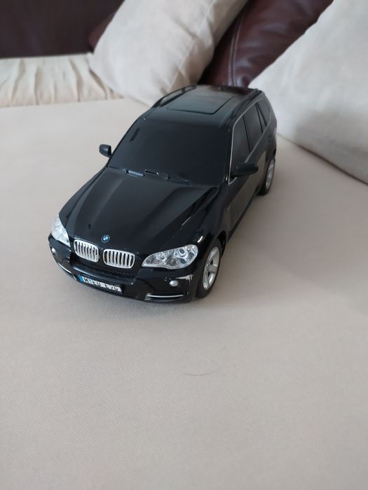 Кола BMW X5 - реалистичен дизайн, дистанционно управление