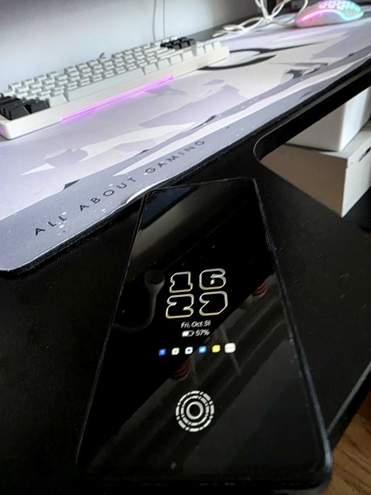 Vând Oppo reno6 5G 400lei negociabil folie schimbata recent