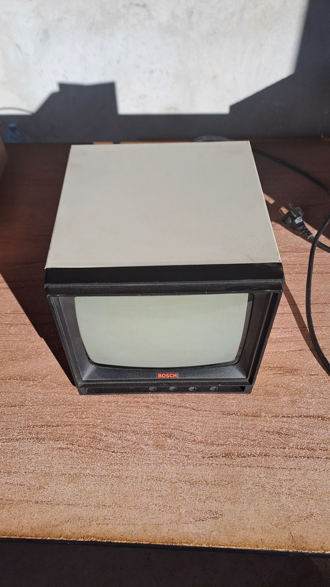 Ретро Bosch OL-797, 220V-50Hz, 28W, малък цветем ТВ,видео,монитор