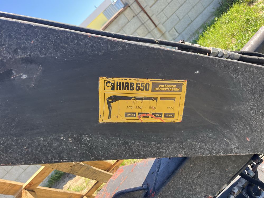 Авто кран Hiab 650